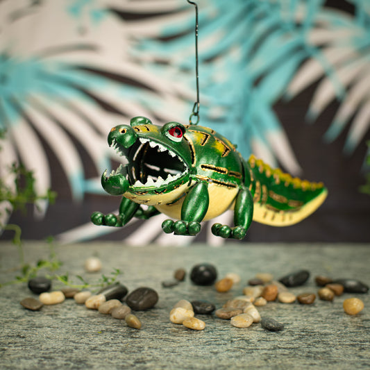 Lanterne crocodile en métal suspendue