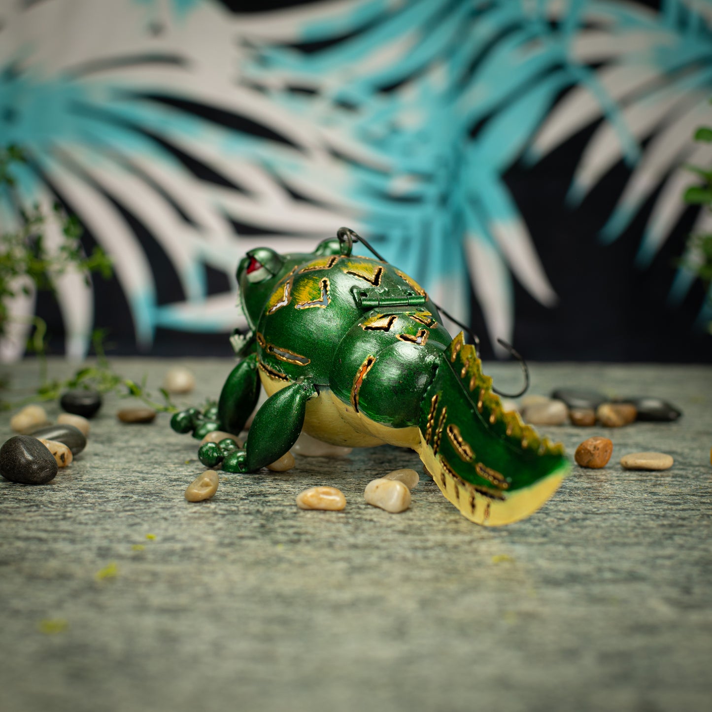 Hanging Metal Crocodile Lantern