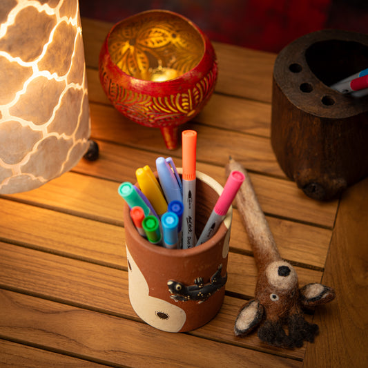 Étui à crayons en feutre fait main en forme de cerf