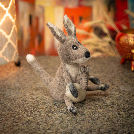 Marionnette/Chauffe-oeuf Kangourou en feutre fait main