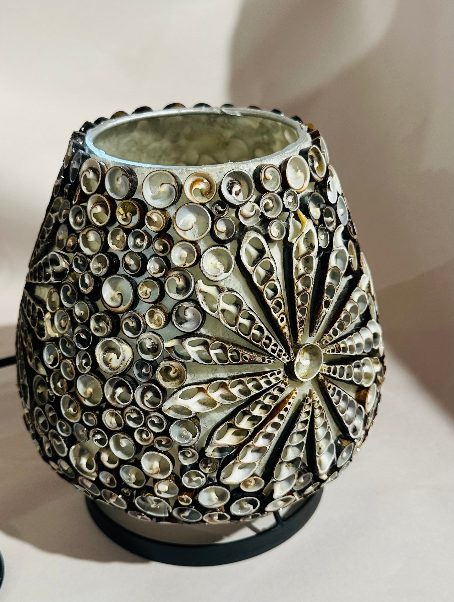 Hand Made Vase Shape Lamp with Seashells