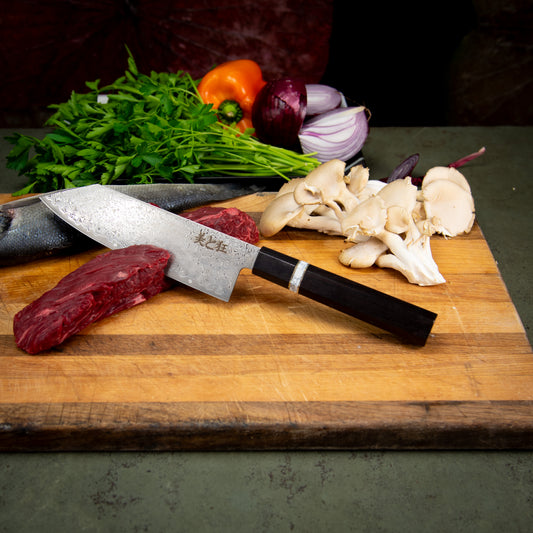 Couteau en acier Damas 67 couches fait à la main avec manche en ébène et turquoise blanche