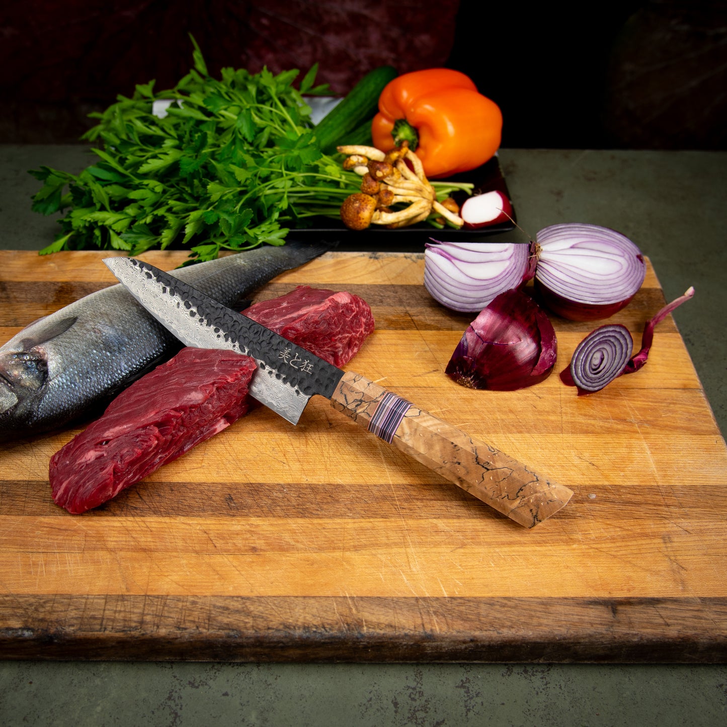 Couteau en acier Damas 67 couches fait main avec manche en érable échauffé