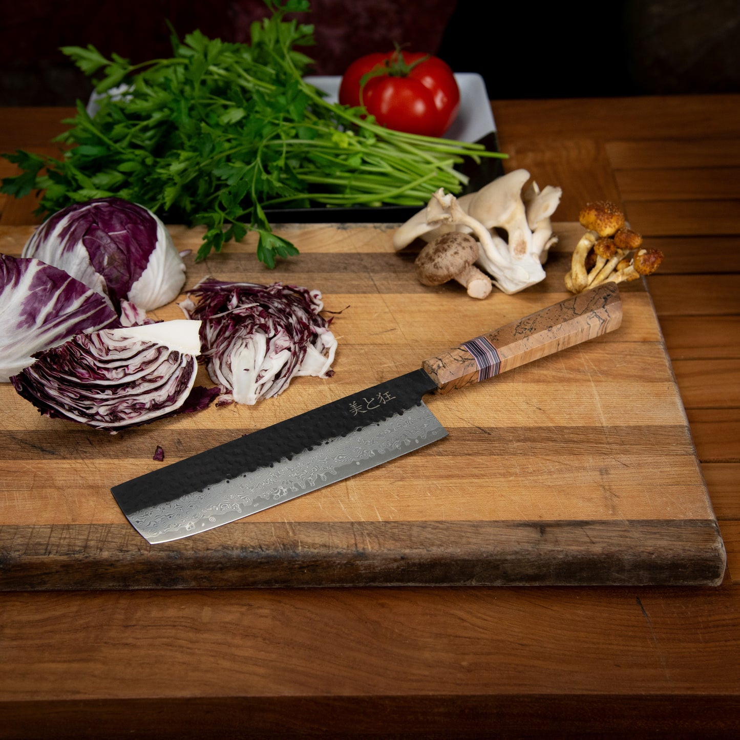 Couteau en acier Damas 67 couches fait main avec manche en érable échauffé