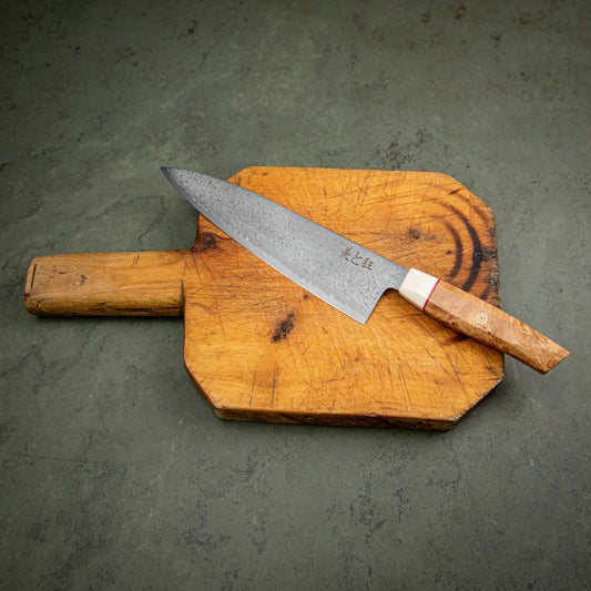 Couteau en acier Damas 67 couches fait à la main avec un manche en bois de sycomore