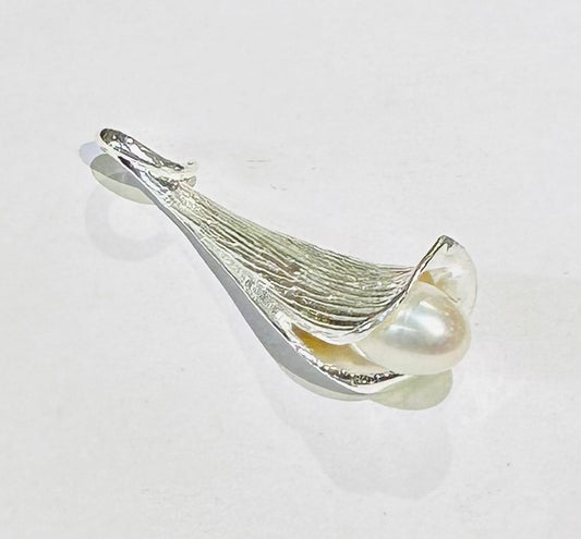 Sterling Silver Drop Pendant with Pearl