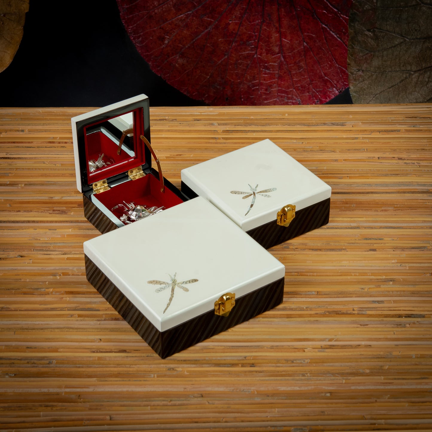 Dragonfly Design Square Lacquer Jewelry Box with Mirror and Egg Shell